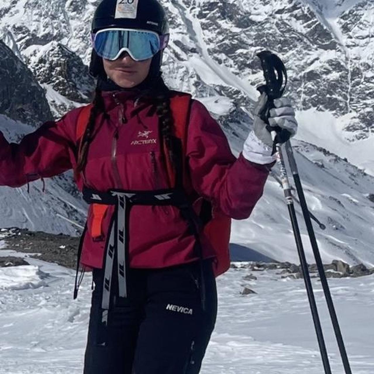 Arc’teryx Red Beta AR jacket Small women’s Perfect... Depop