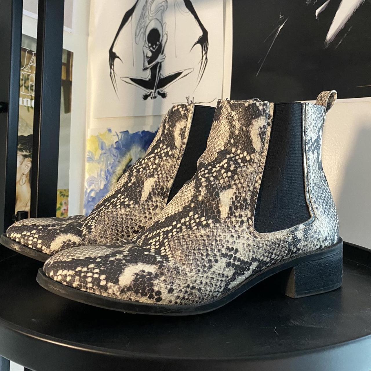 Snake on sale chelsea boots