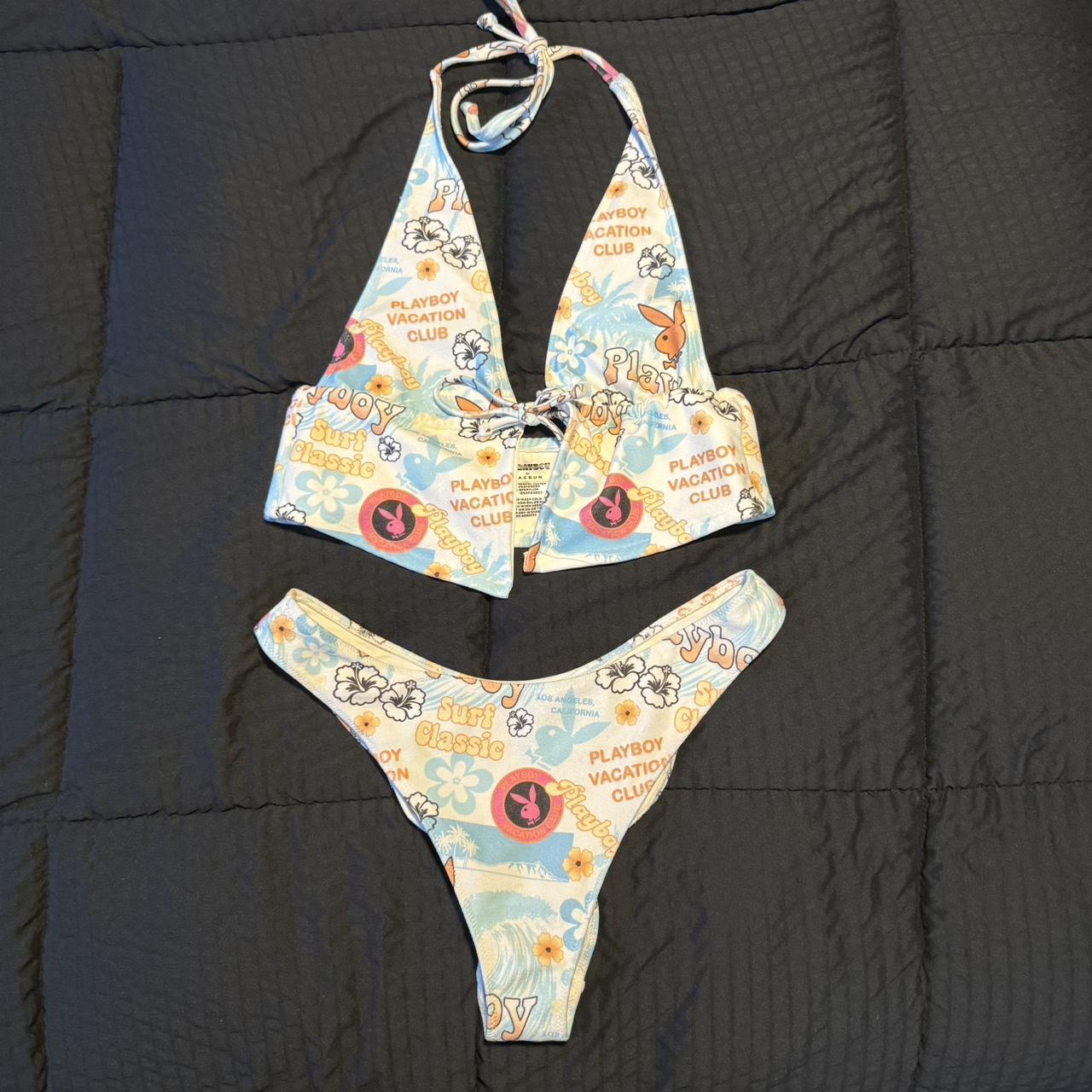 Playboy bathing suit 👙 * THE TOP IS A MEDIUM AND...