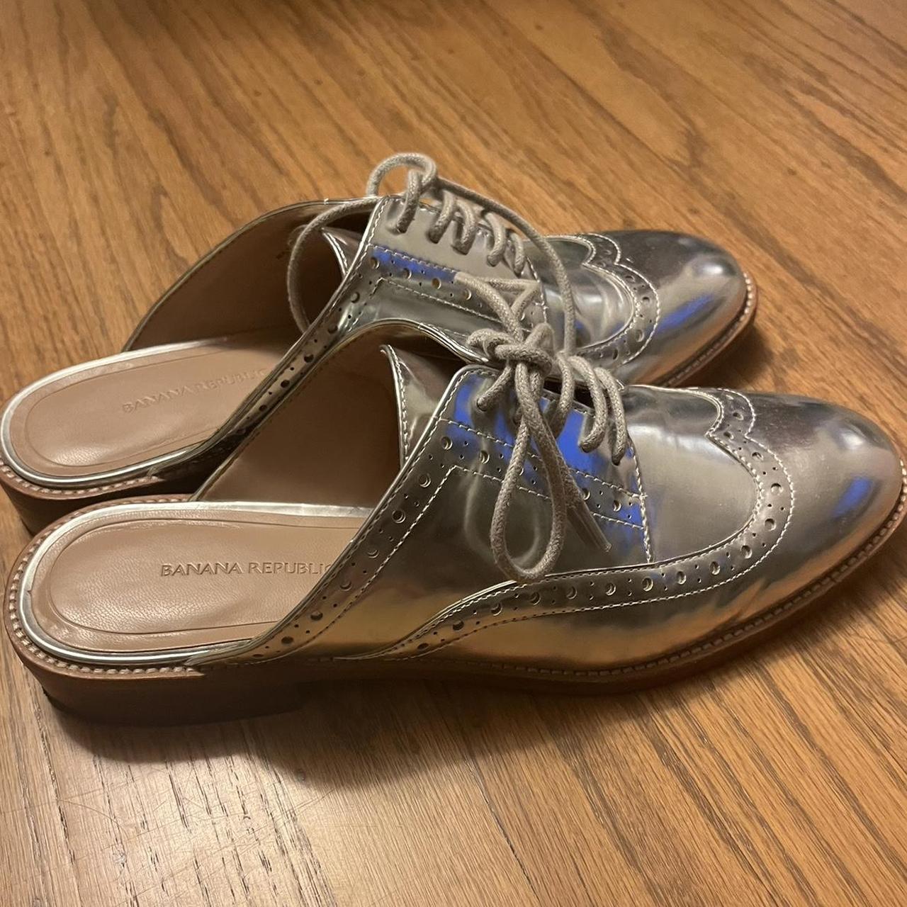 Banana republic deals silver shoes