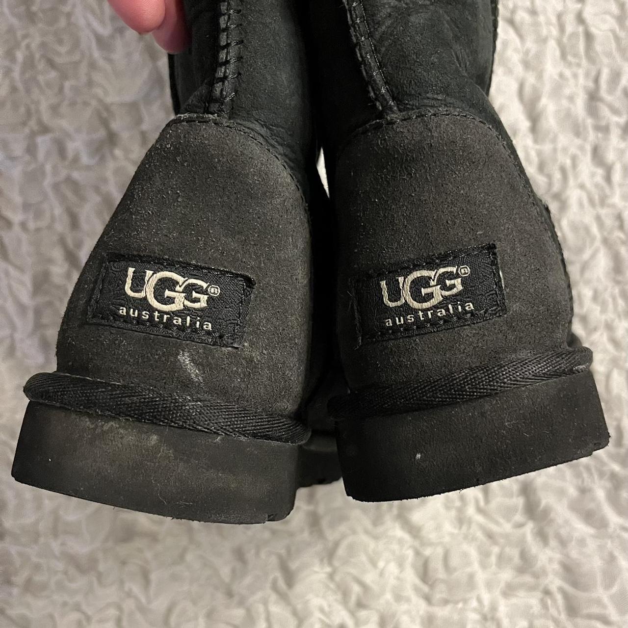 🖤🖤BLACK UGG BOOTS 🖤🖤 Size 7 Ships 7 ugg boots... Depop