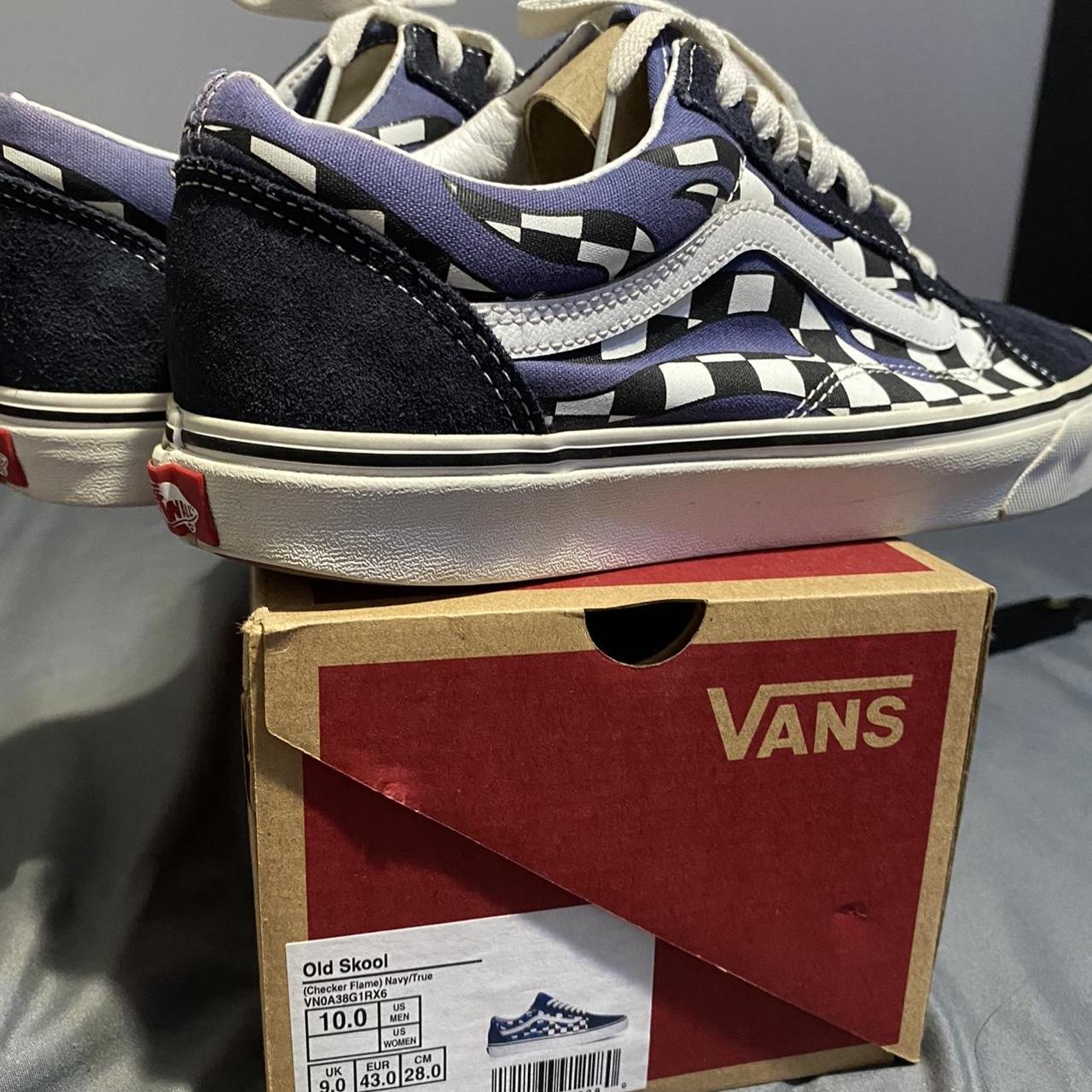 Vans checker flame old skool navy & true white on sale shoes