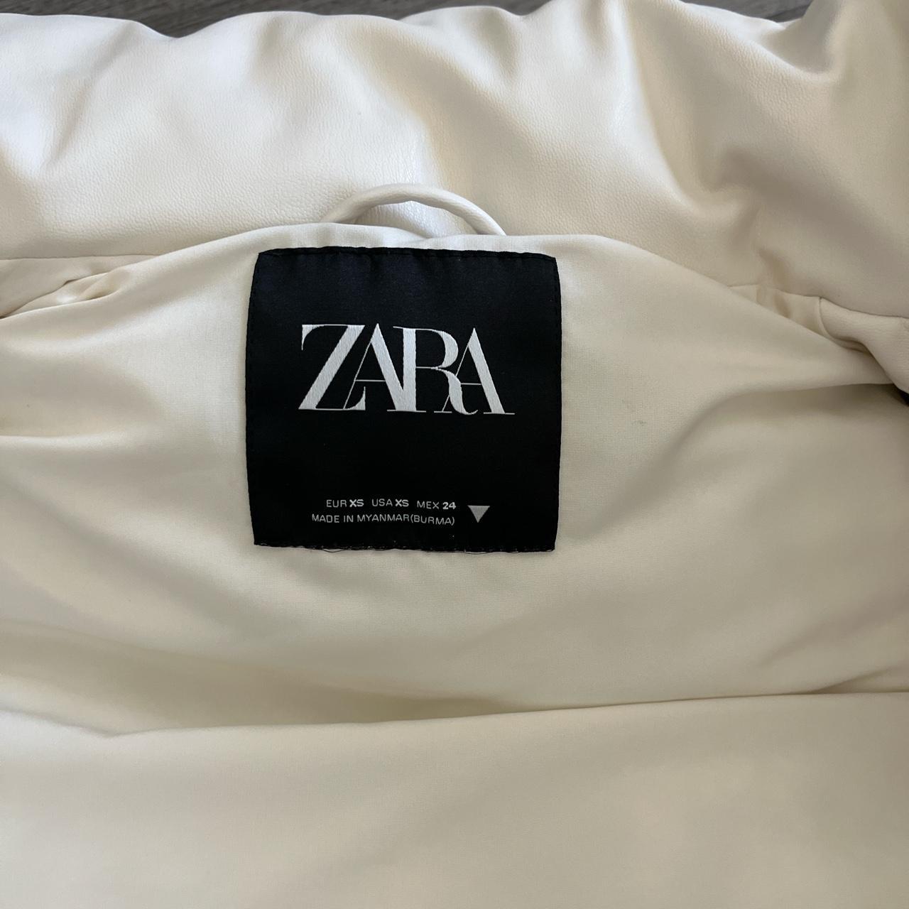 Zara Women's Cream and White Gilet Depop