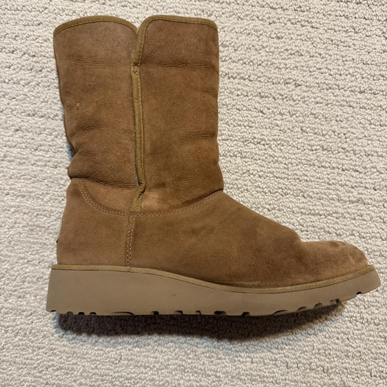 Ugg amie shop 7.5