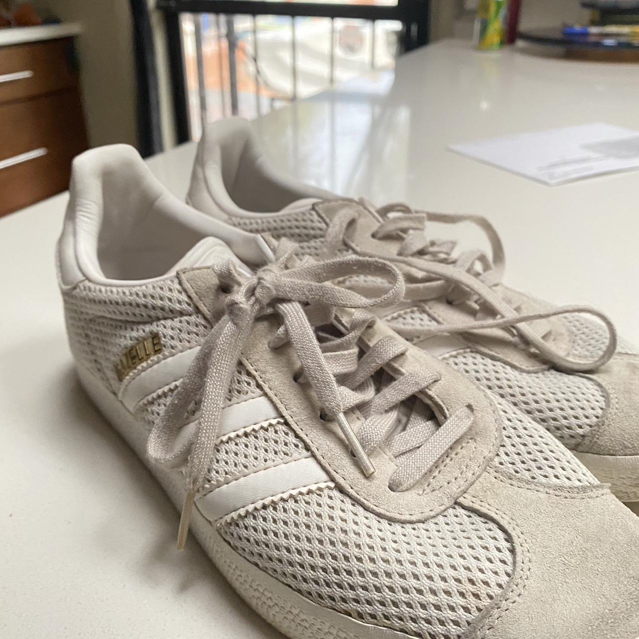 adidas gazelle light gray