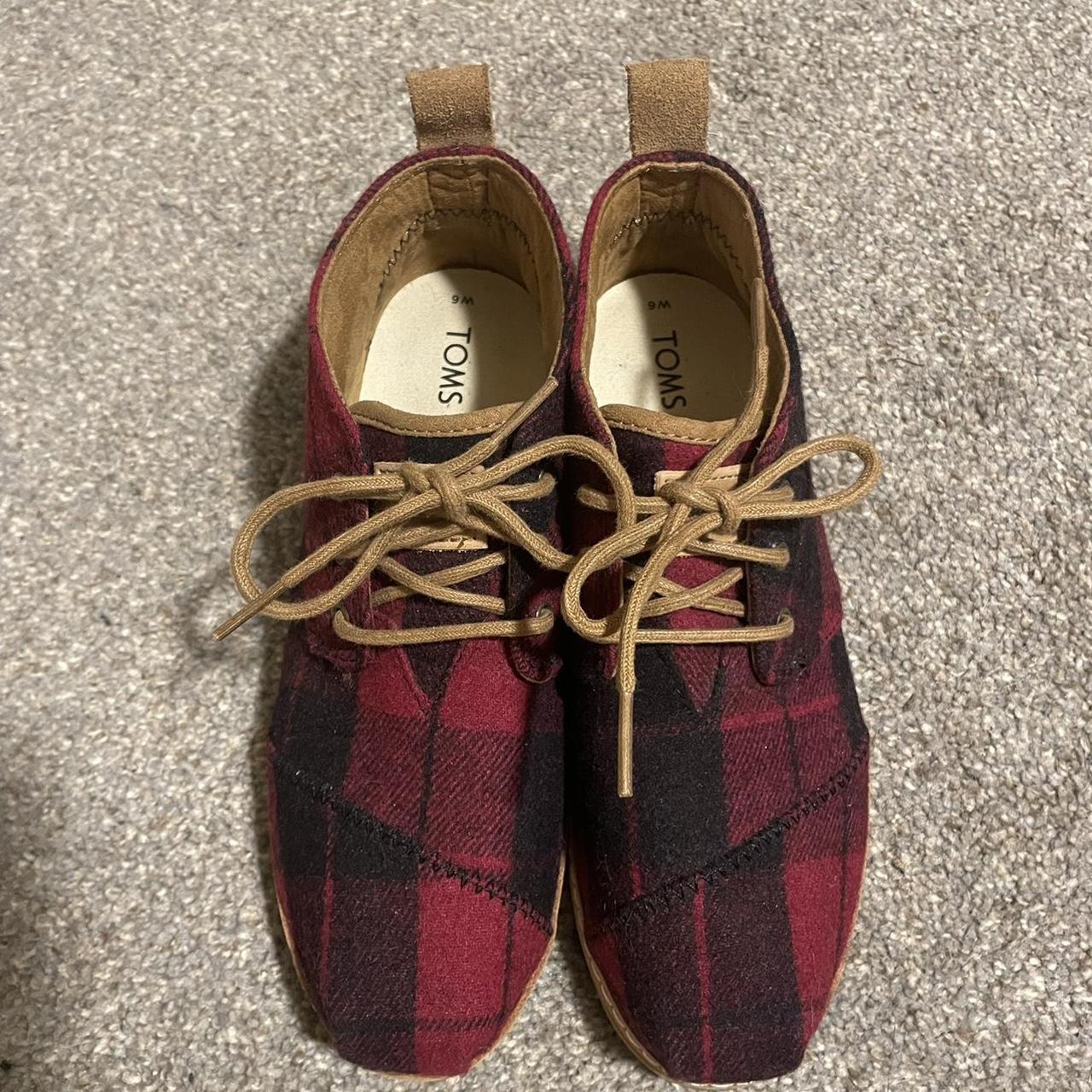 Toms red store plaid bota boots