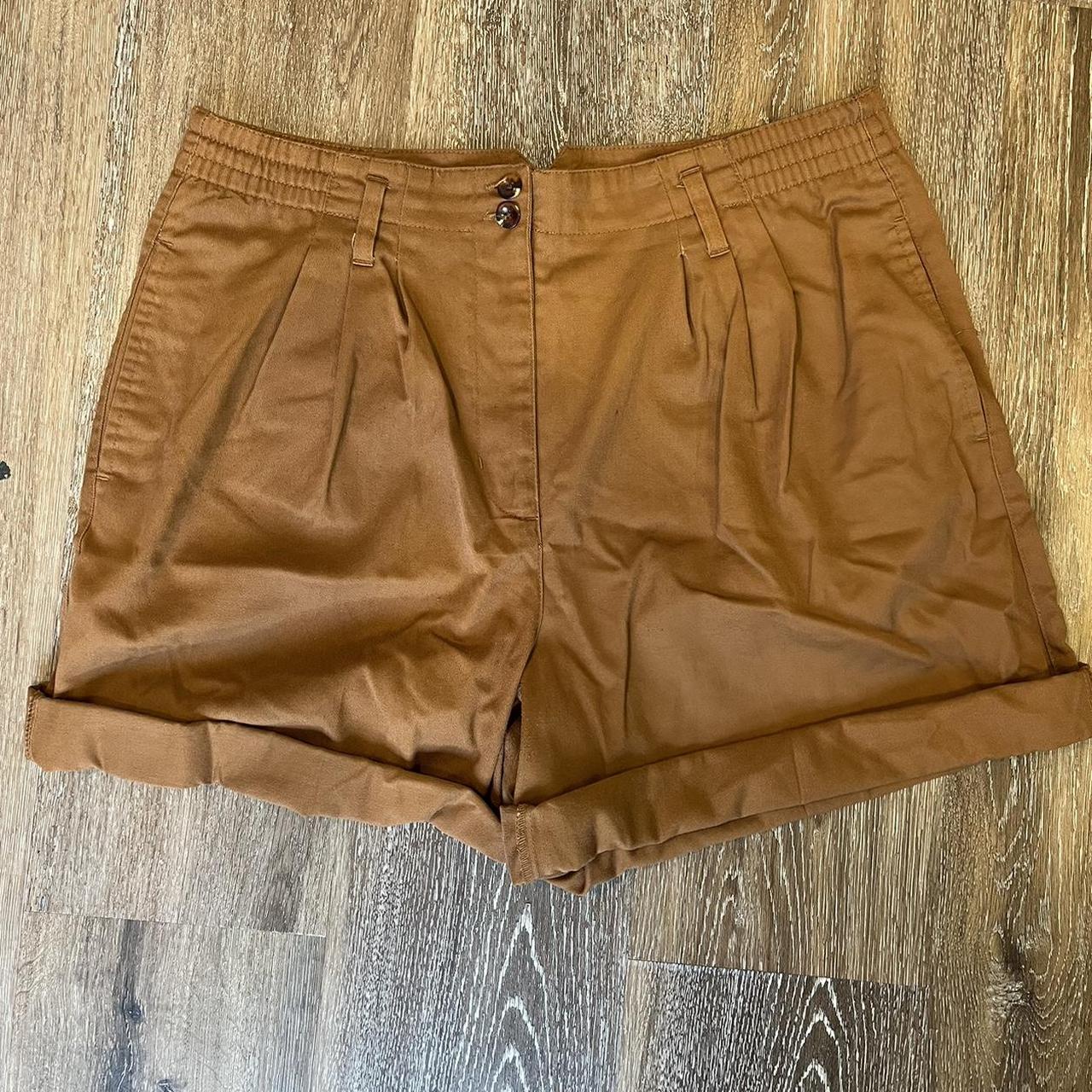 Karen Scott Women's Tan Shorts | Depop