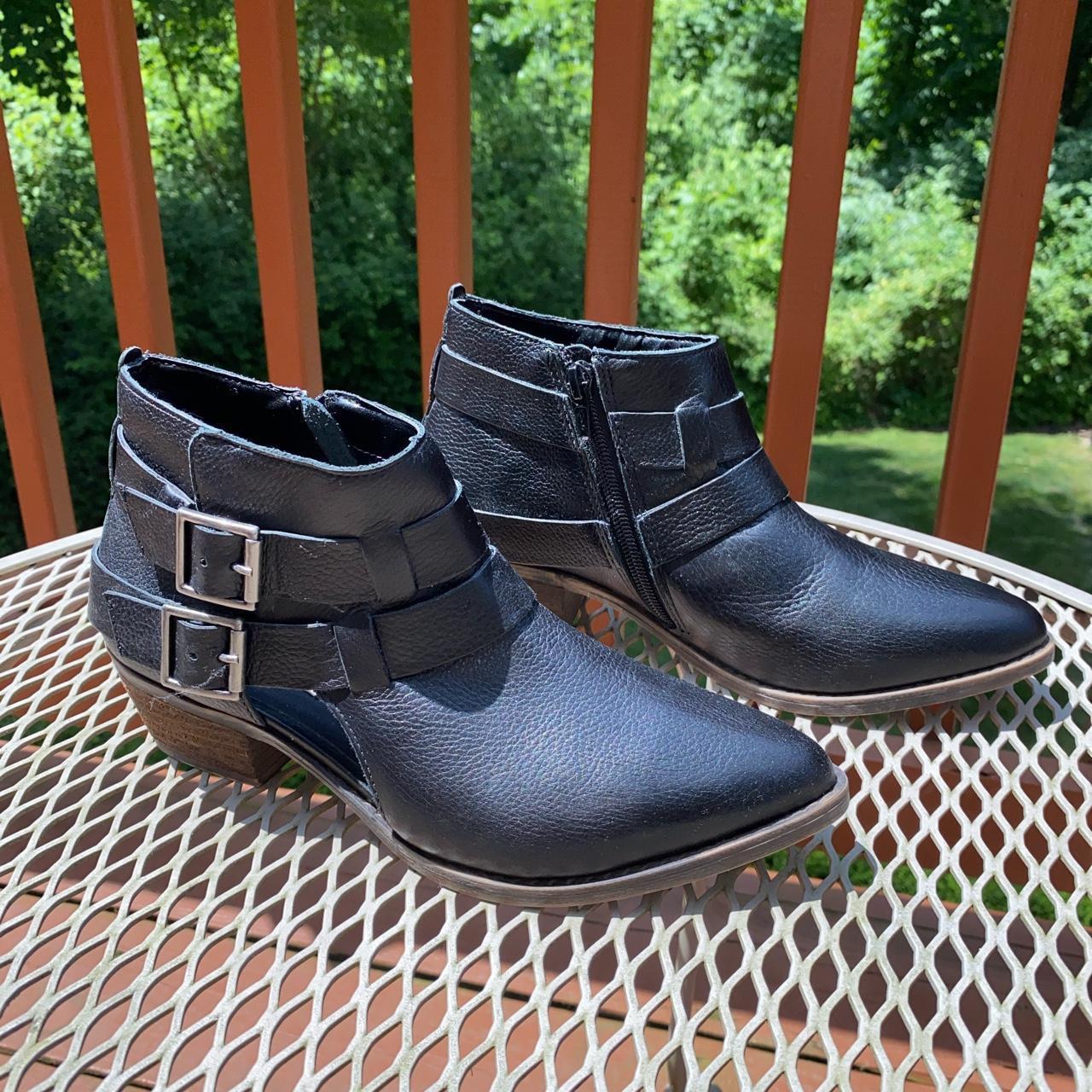 Steve madden 2024 cut out booties