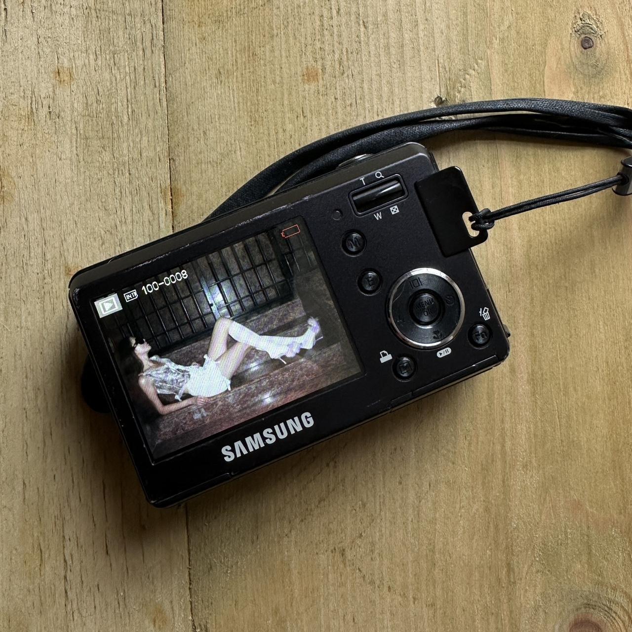 INCREDIBLE DIGI 2000s camera ! Takes honestly the... - Depop