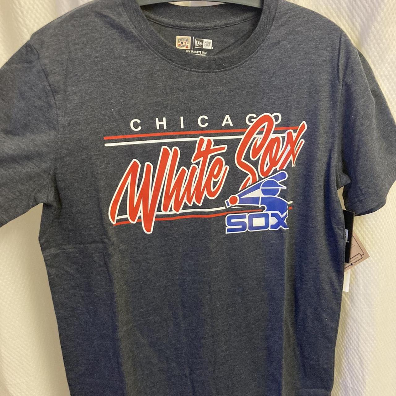 Chicago White Sox Graphic T-Shirt - Medium but is a - Depop