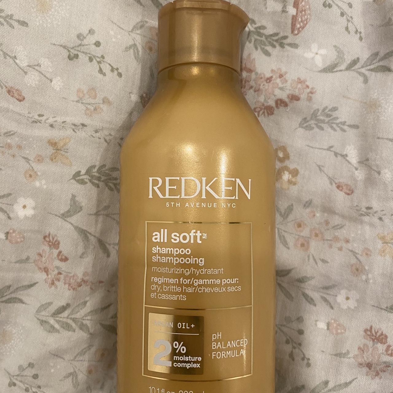 item listed by elletable_24