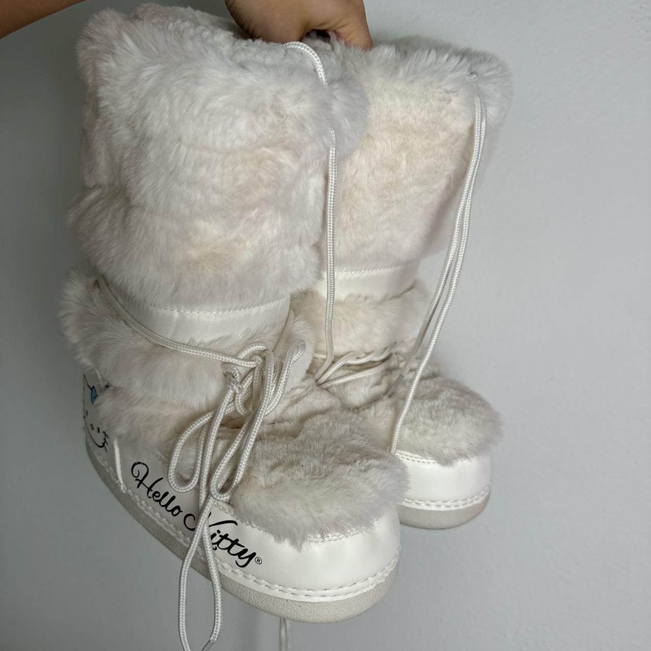 Forever 21 x hello kitty white snow boots Worn