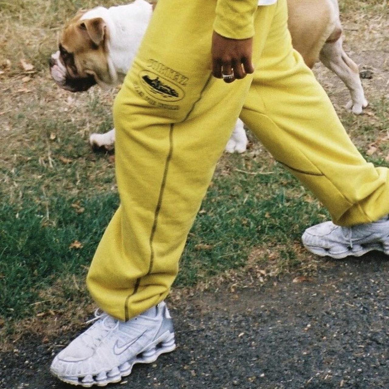 Joggers yellow online