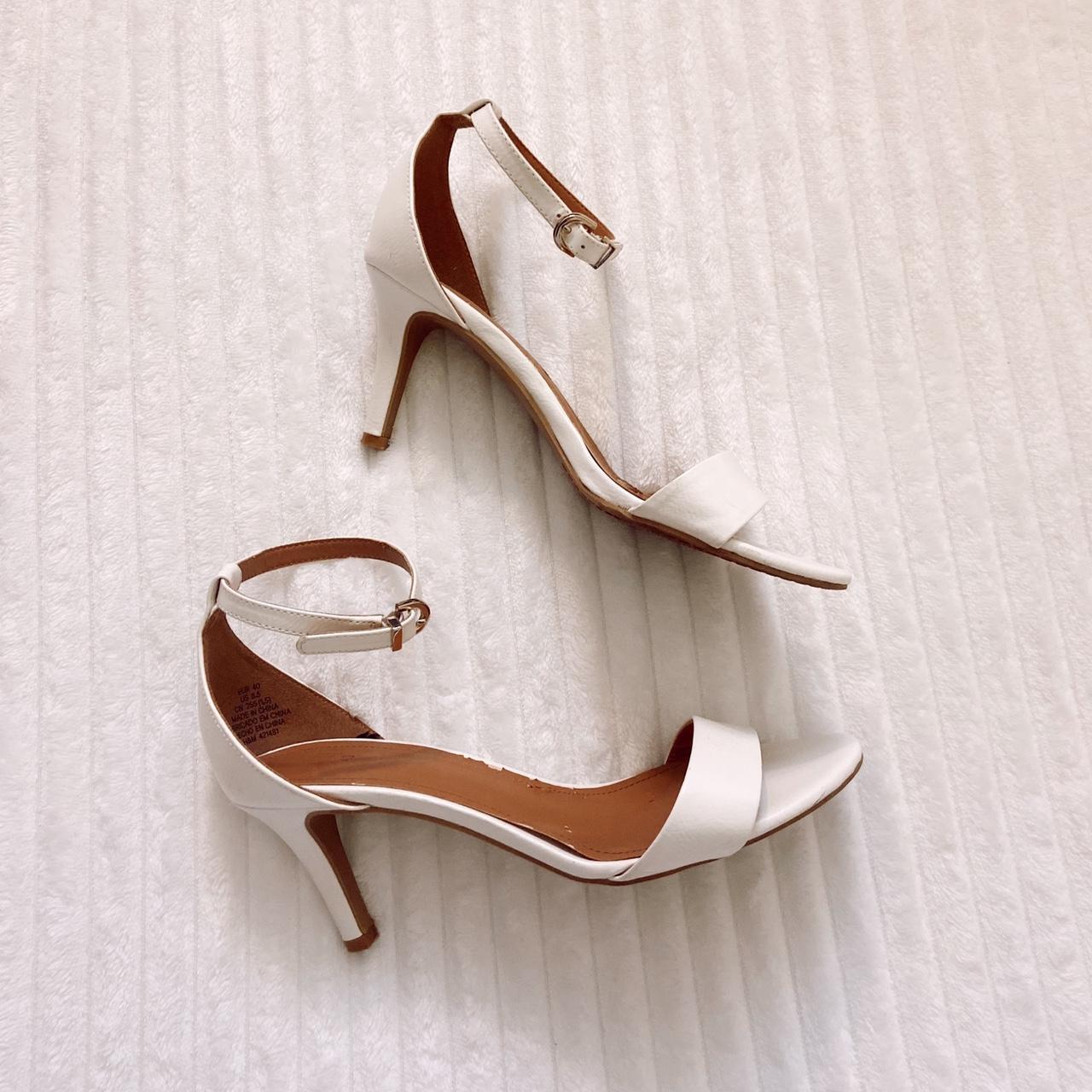 white kitten heels ♡ good condition size... - Depop