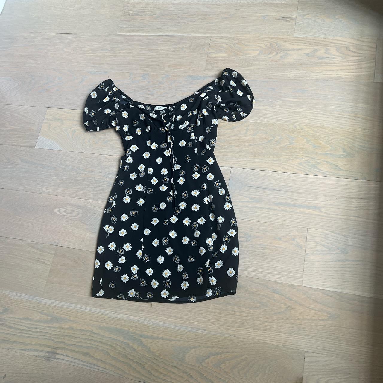 item listed by emmaschackart