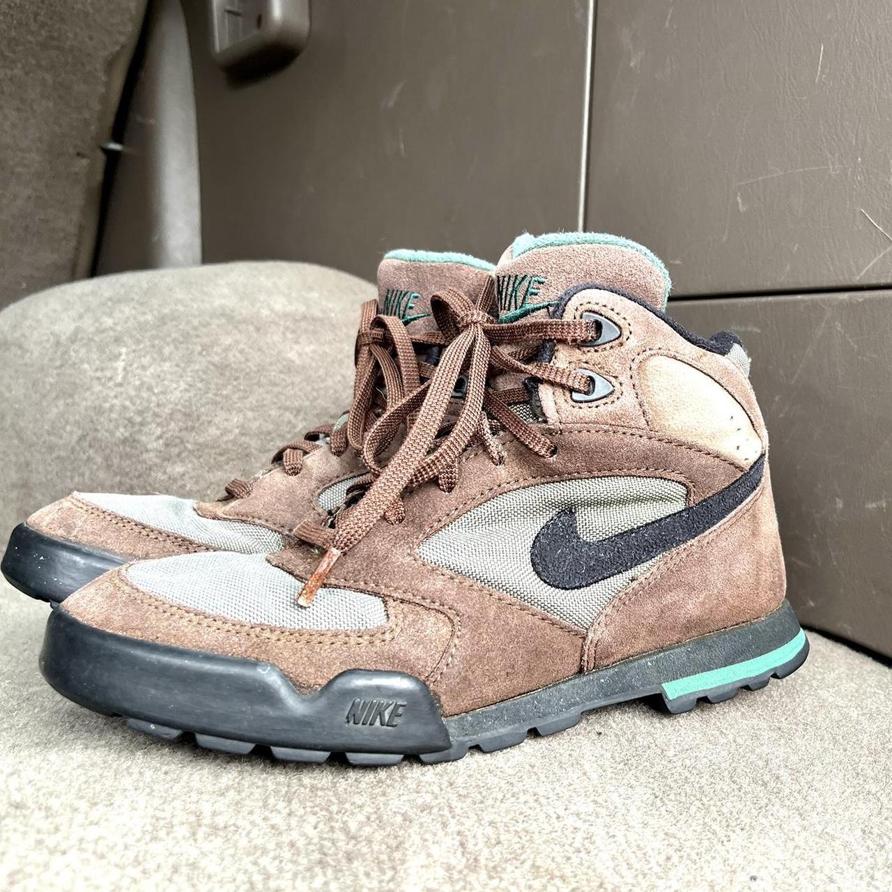 womens nike brown boots