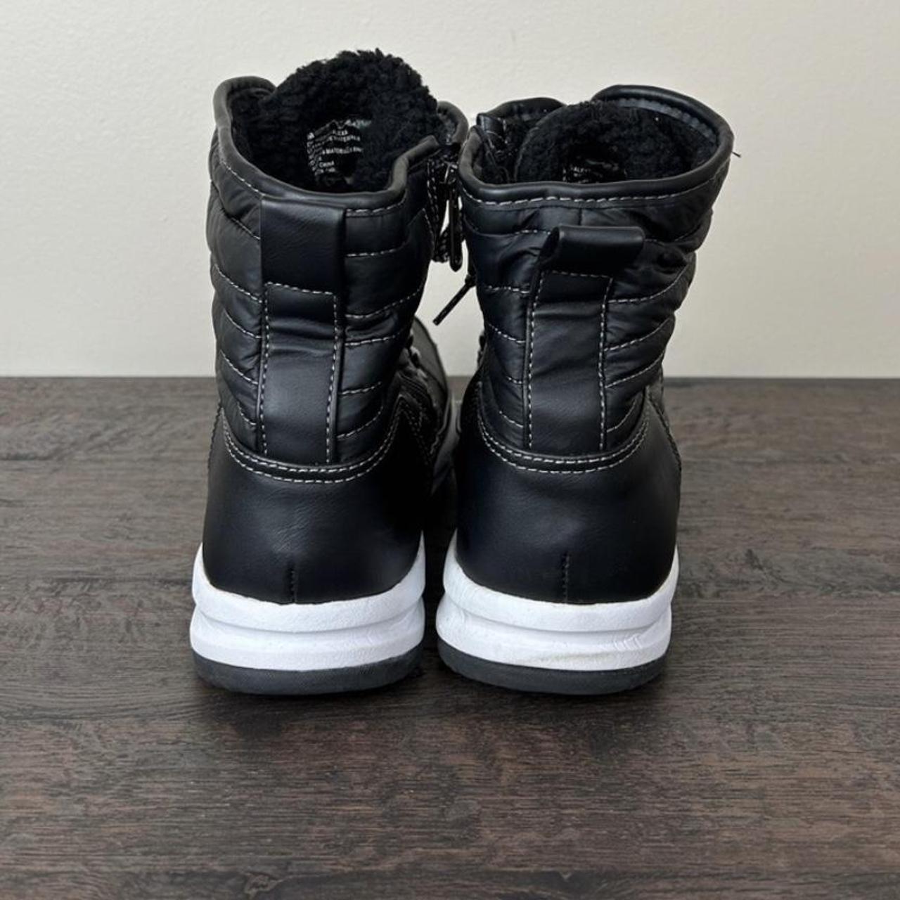 Weatherproof Women's Black and White Boots | Depop