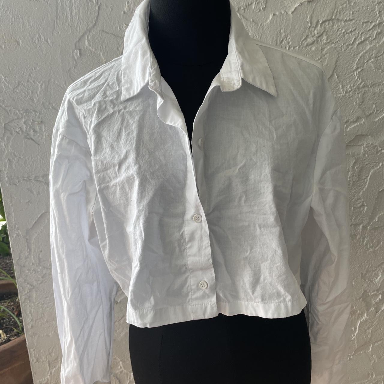 Cropped white button up never worn size small - Depop