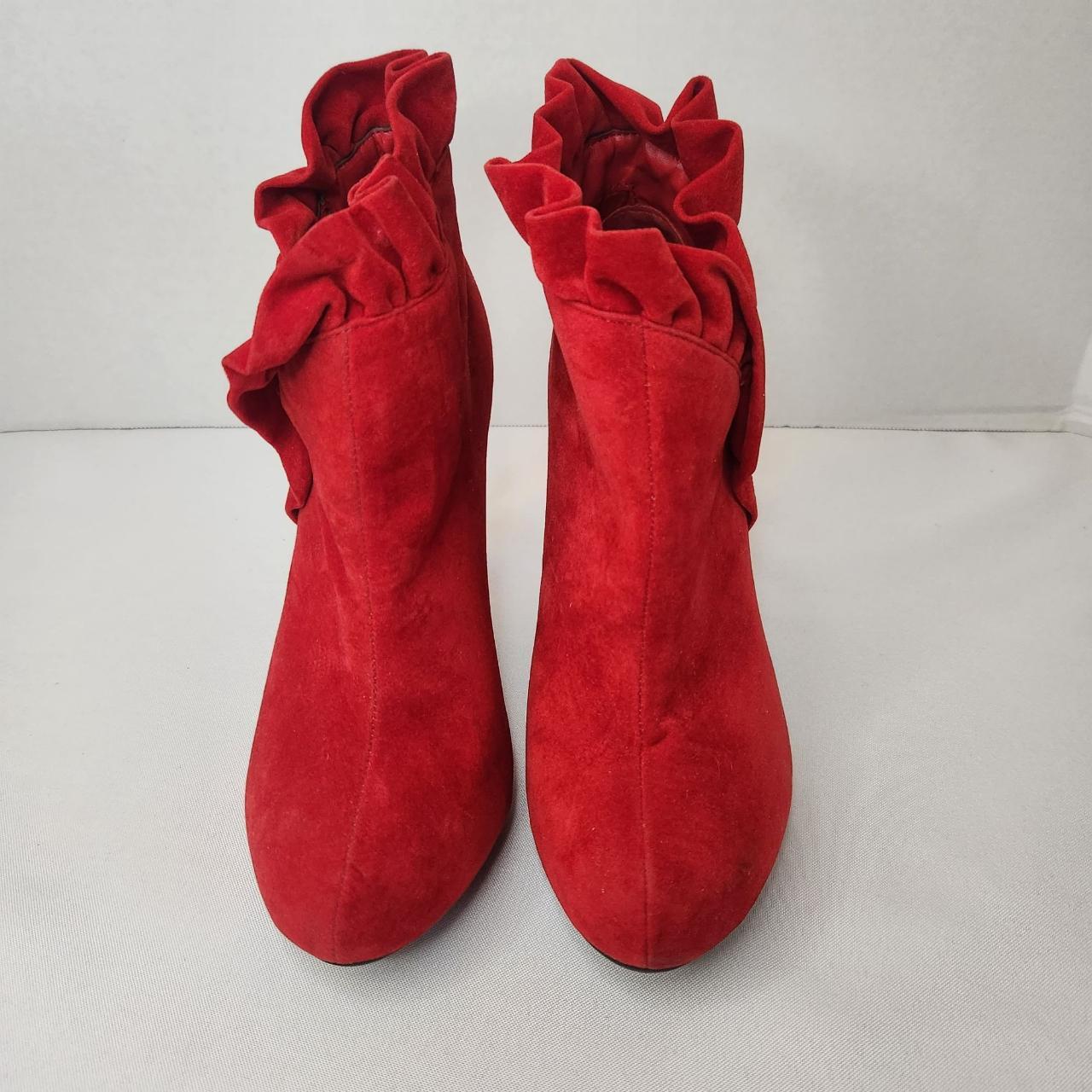 New Bamboo Women's Red Suede 4.5
