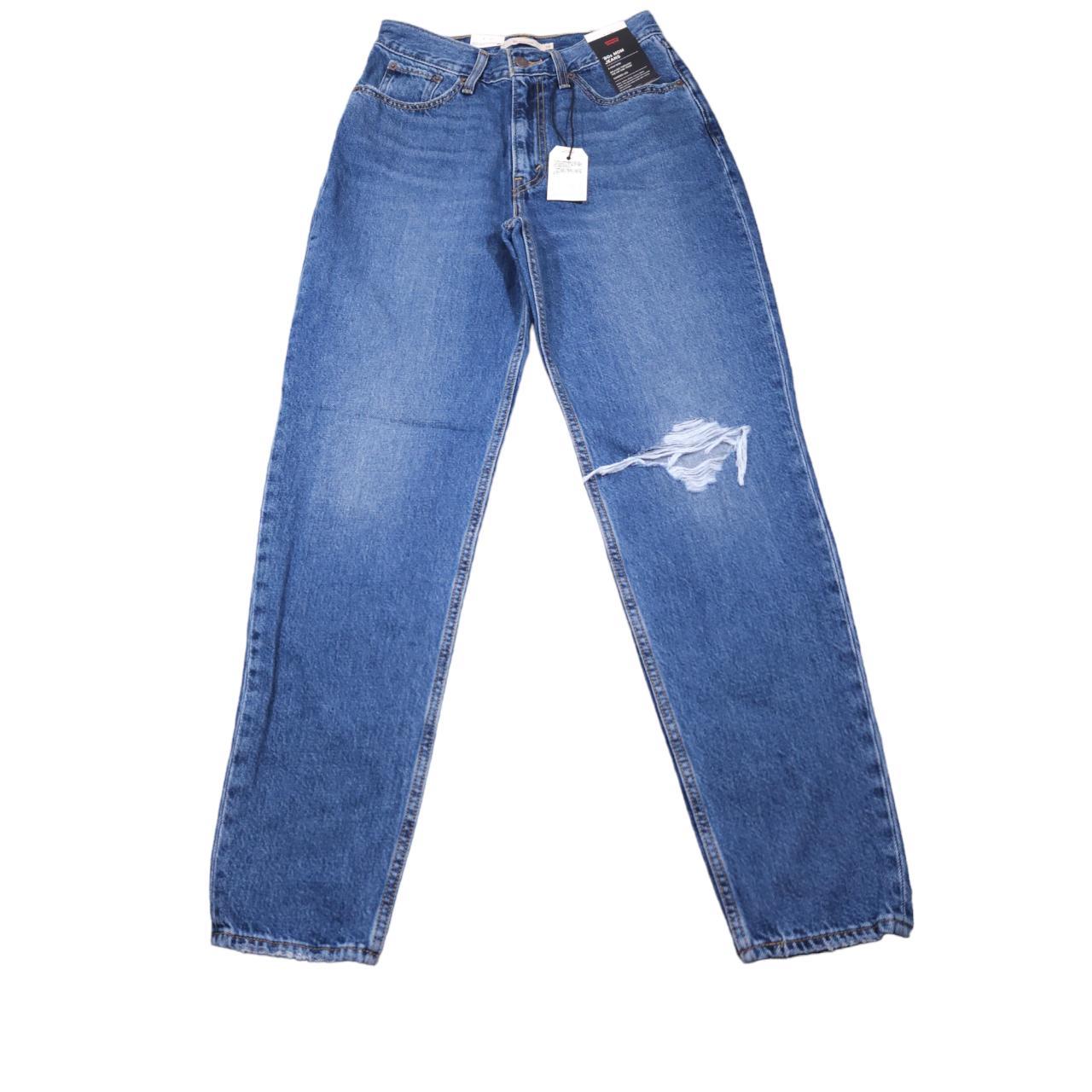 Women's Levi's Premium 80s Mom Jeans in medium wash - Depop
