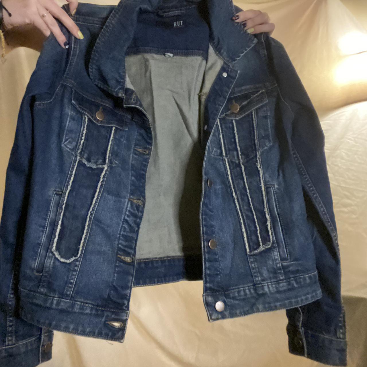 HUECLOSET DESTROYED NON‐COLLAR DENIM JACKET (2colors)BTR124 HUECLOSET DESTROYED NON‐COLLAR DENIM JACKET (2colors)BTR124