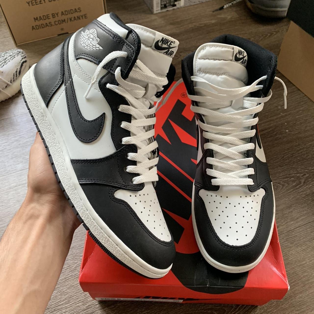 restocks jordan 1 black and white
