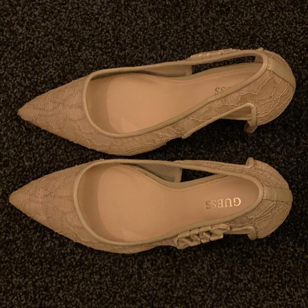 guess beige shoes