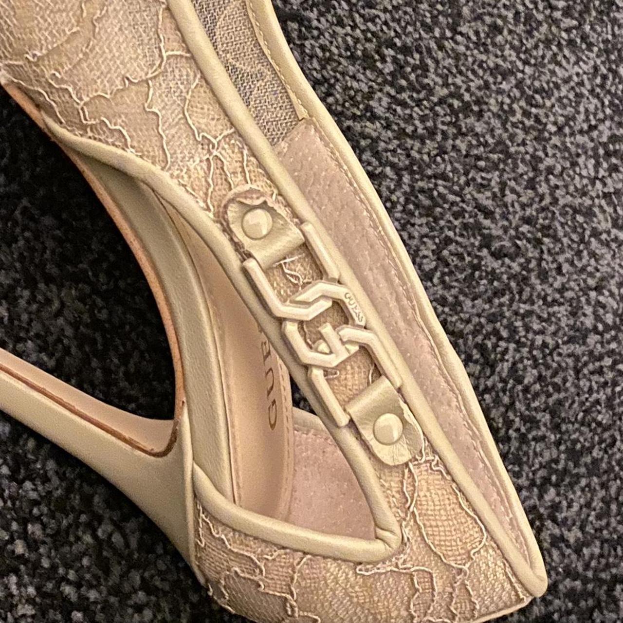 guess beige shoes