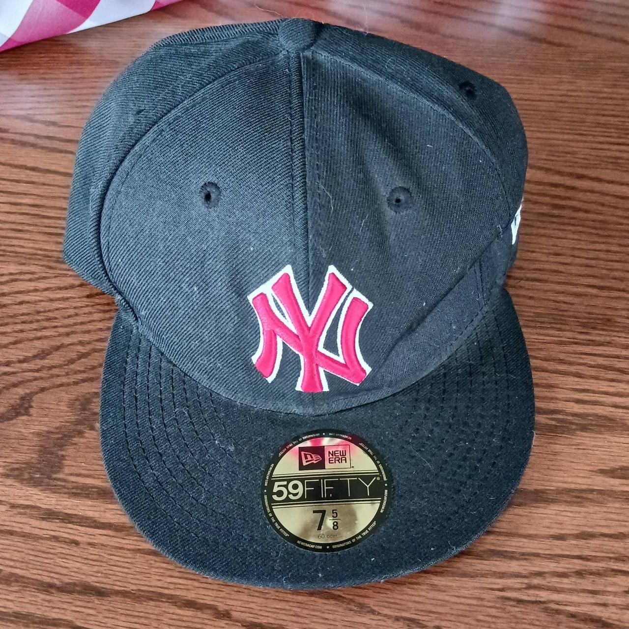 Yankees Fitted Hat 7 5/8 - Depop