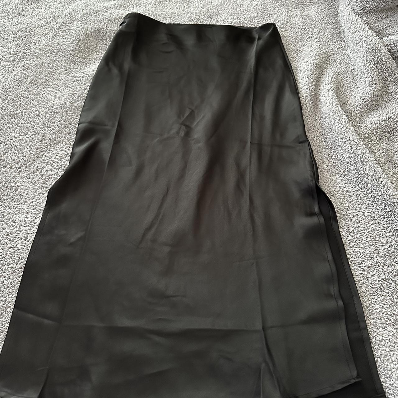 Silk midi skirt from princess polly Size 4... Depop