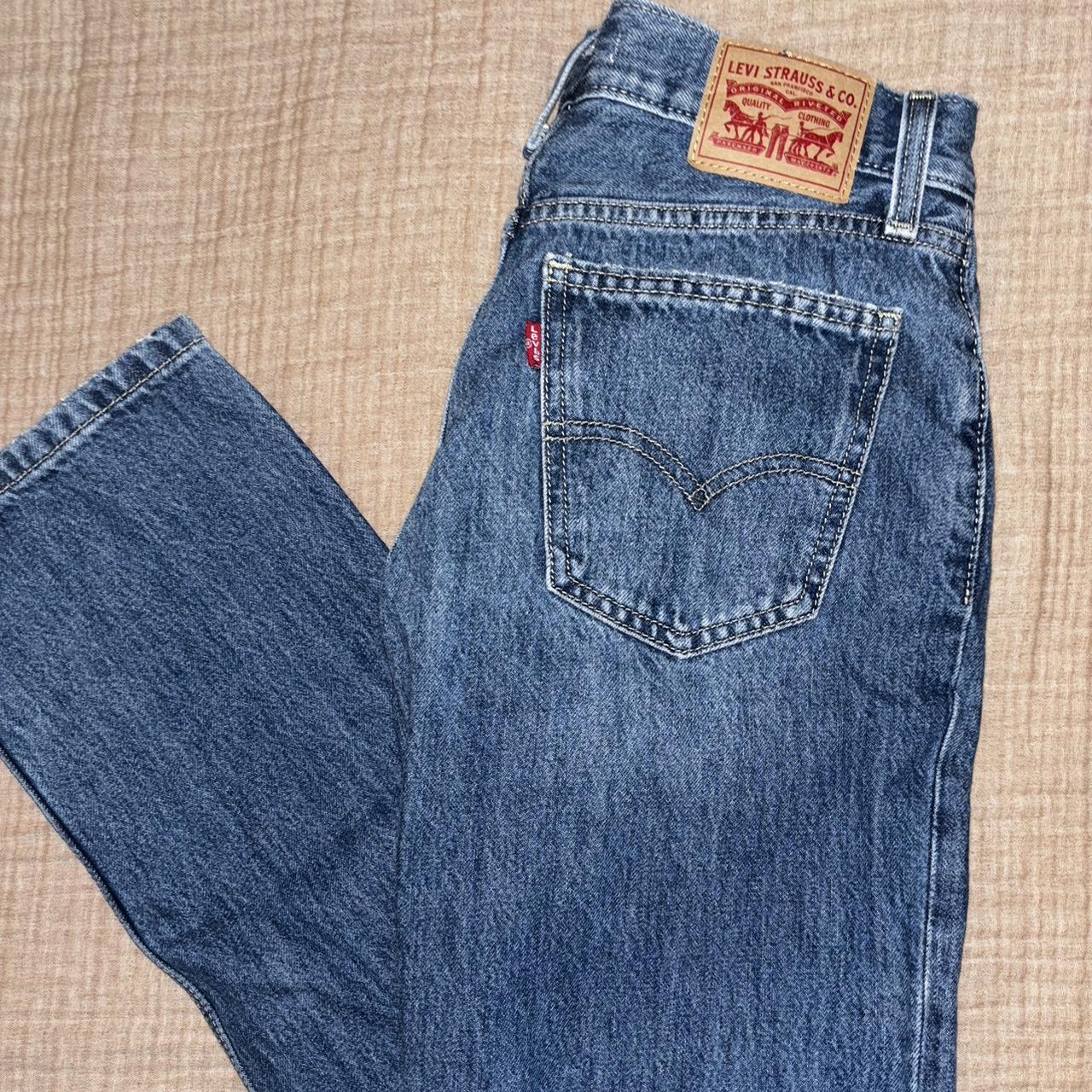 LOW PRO RIPPED LEVI JEANS ! Size 25 (I’m a 26 so... - Depop