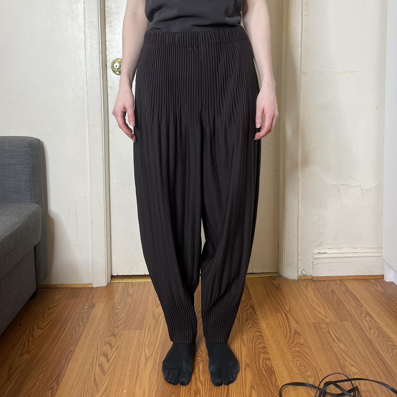 HOMME PLISSÉ ISSEY MIYAKE BASICS Black