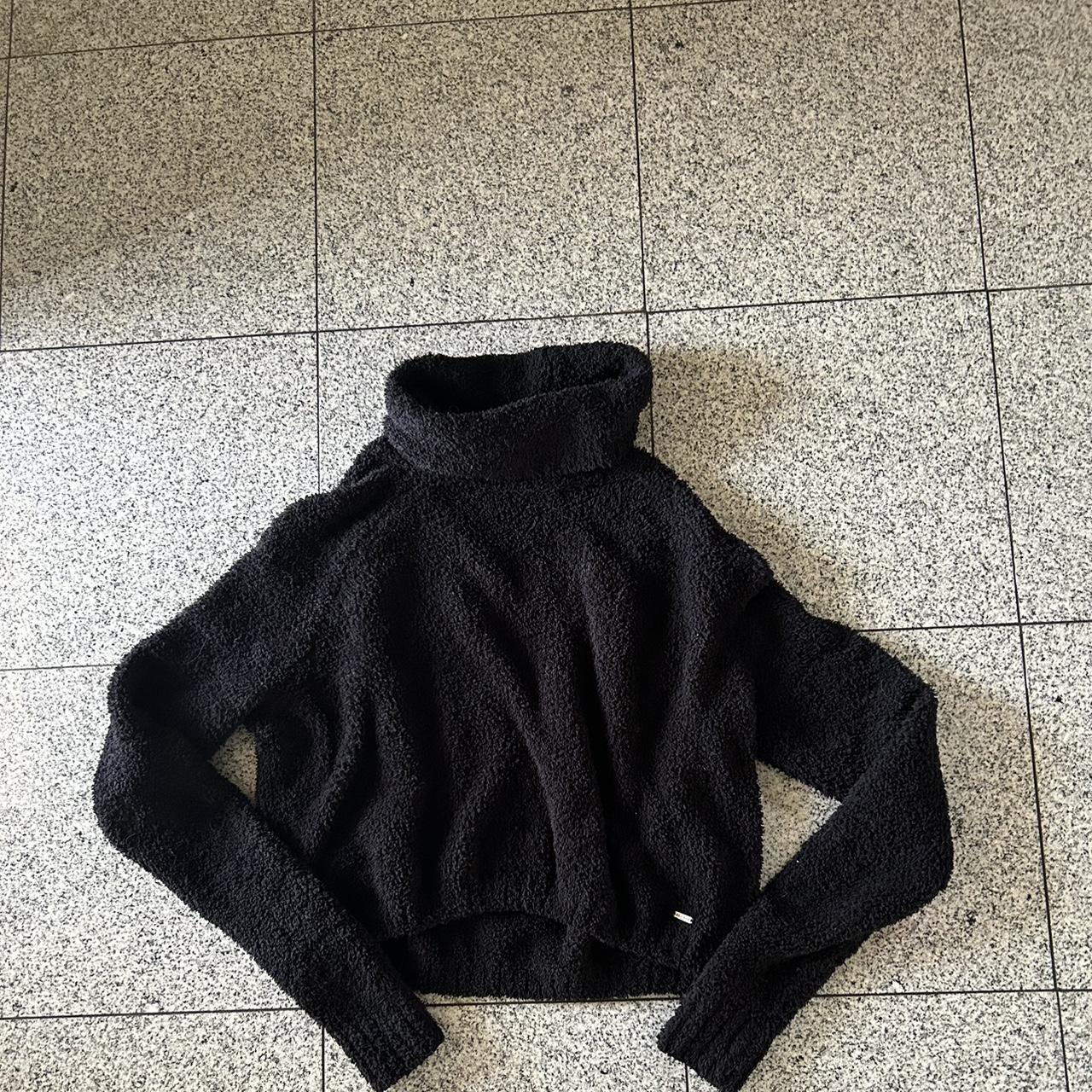 Hollister black sale sweater