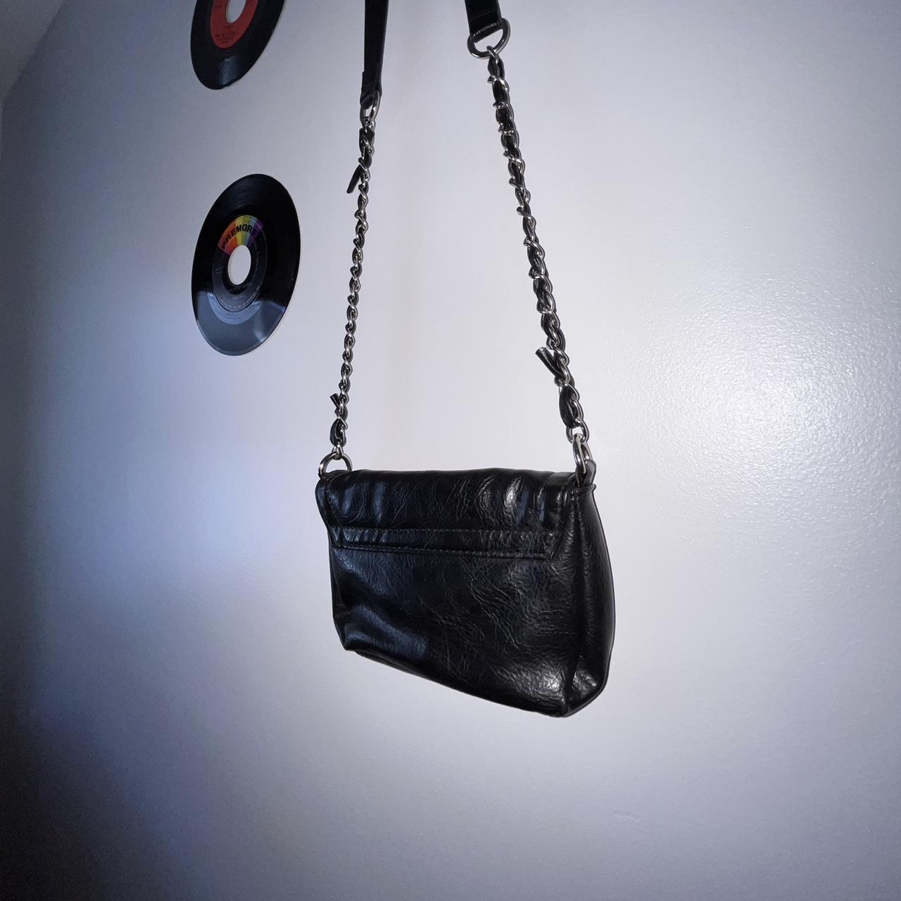 New York & Company Y2K shoulder bag!!!! In amazing - Depop