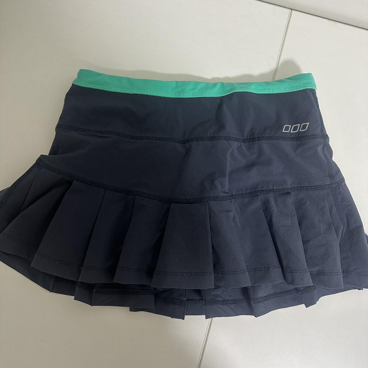 Lorna Jane old style tennis skirt Worn a handful of... - Depop