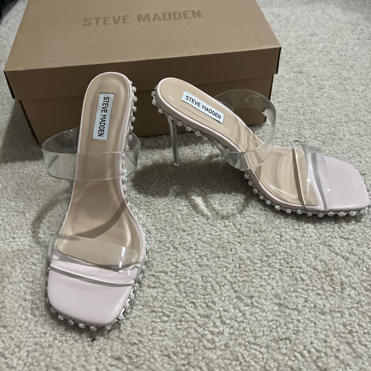 Steve Madden Women's Tan and White Courts | Depop