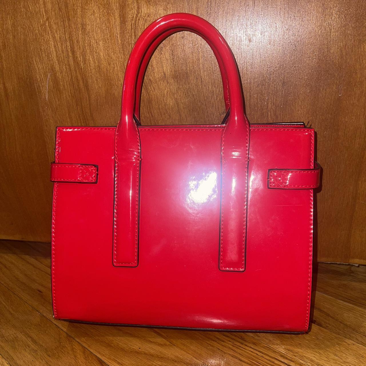 Tahari Bright Red Purse Can be used as a satchel or Depop