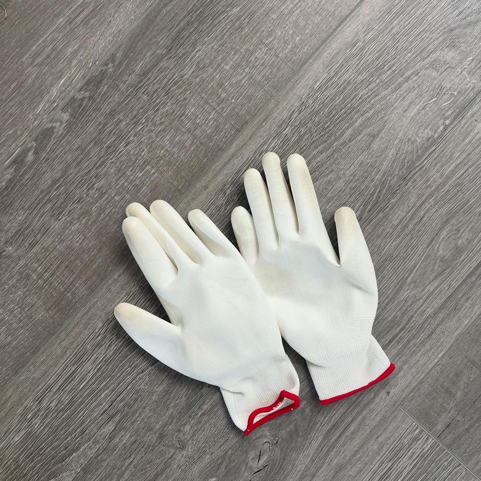 LOUIS VUITTON X SUPREME MONOGRAM GLOVES ALL - Depop