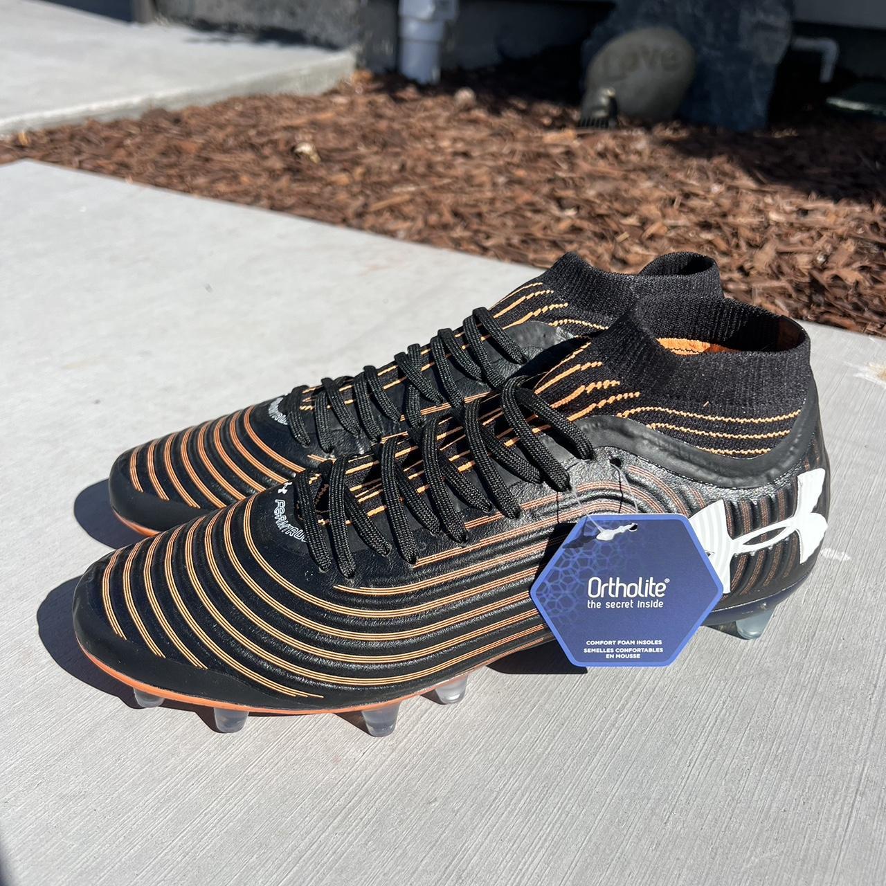 Under Armor Magnetico soccer cleats -size