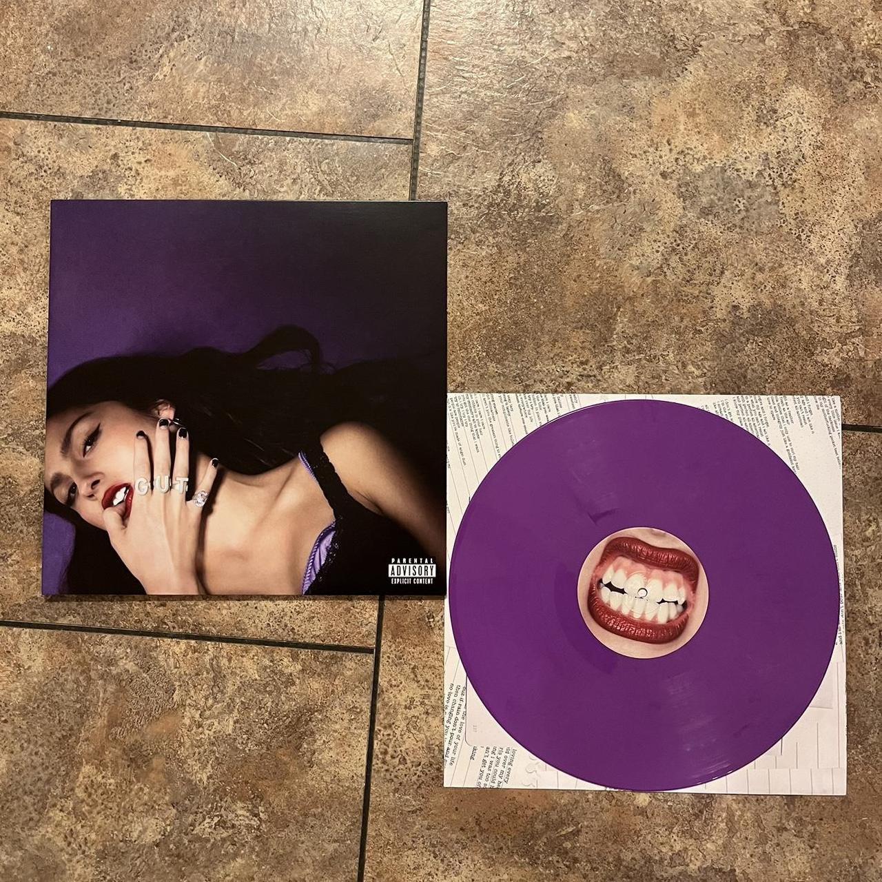 item listed by laurennsclosettt