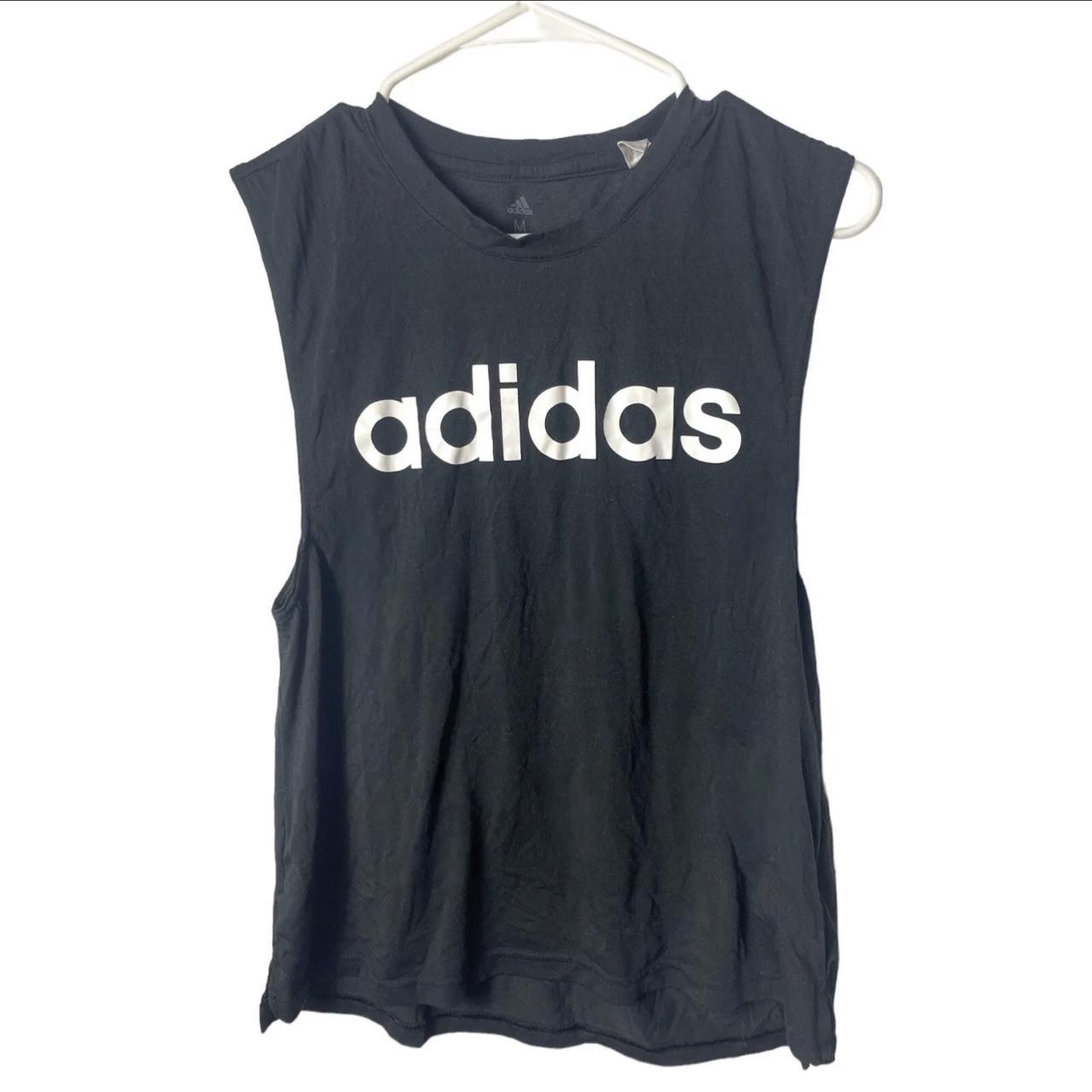 WOMEN'S ATHLETIC TOP