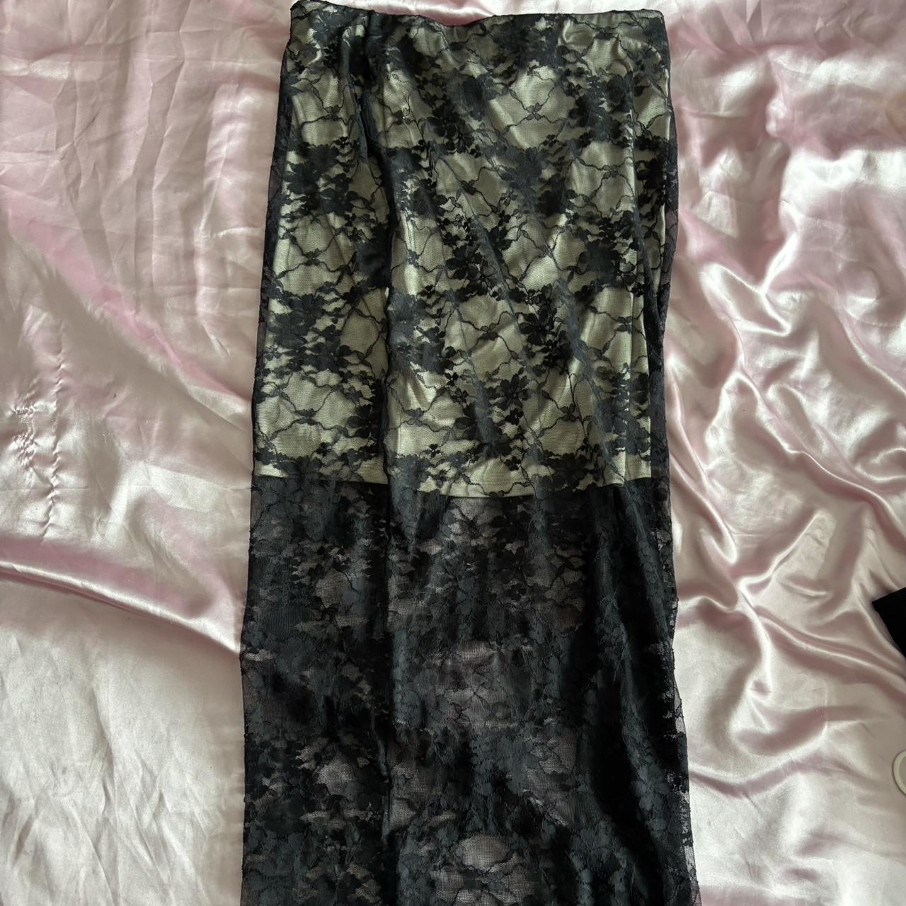 item listed by lovegallery