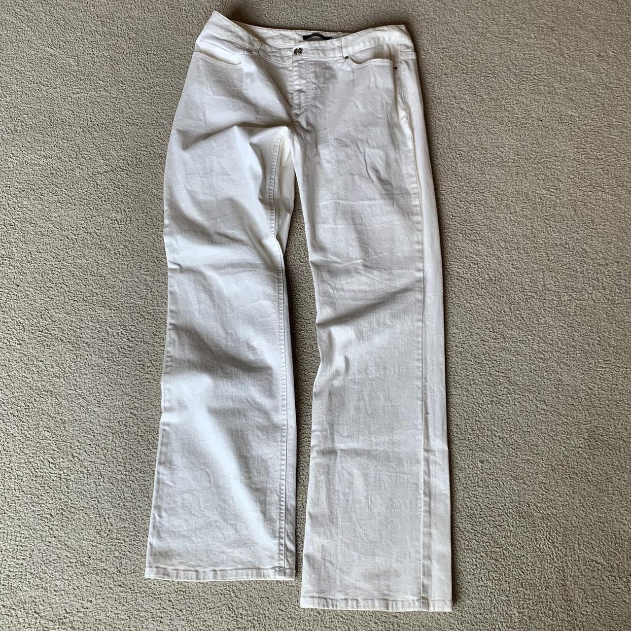 Tahari Women's White Jeans | Depop