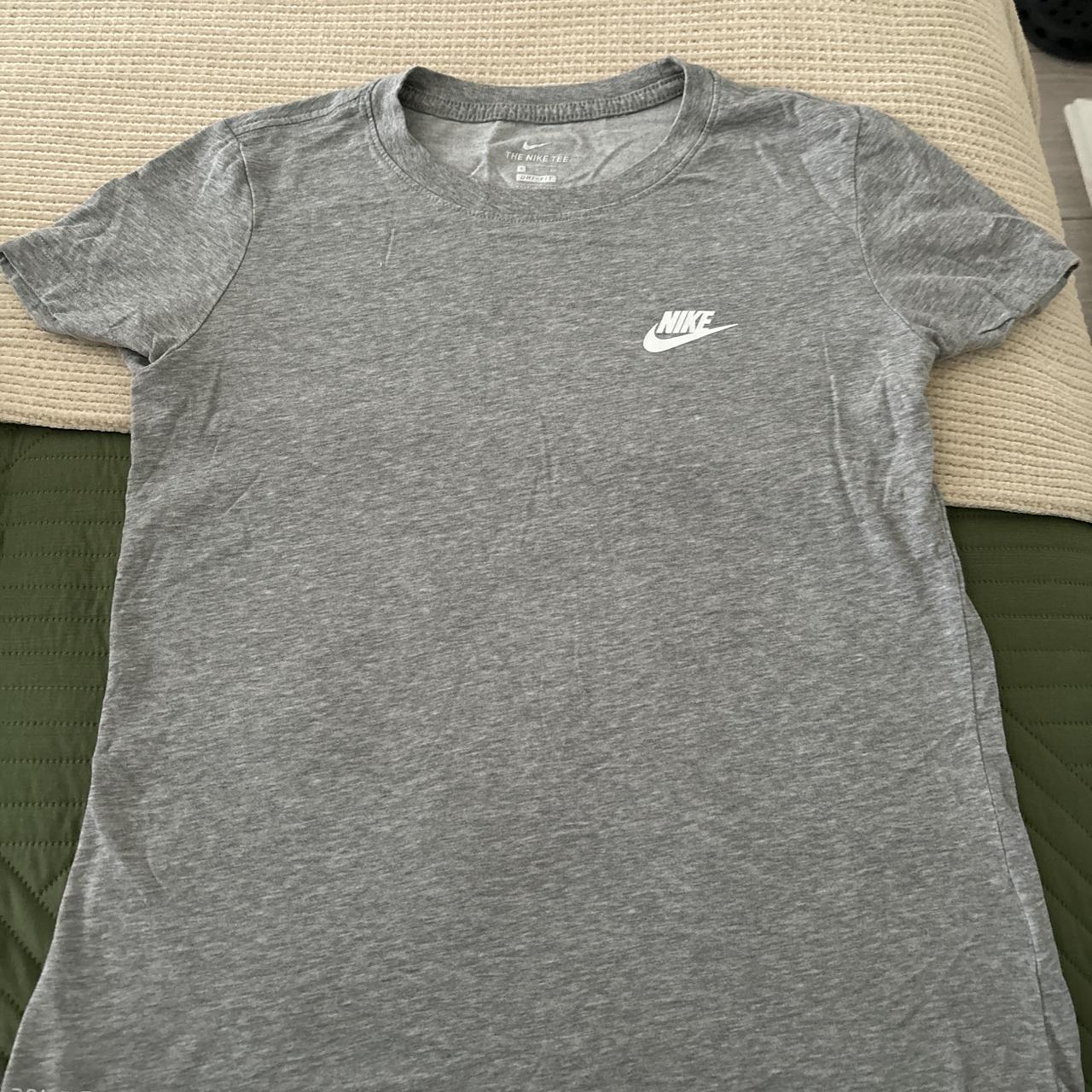 womens grey nike t shirt