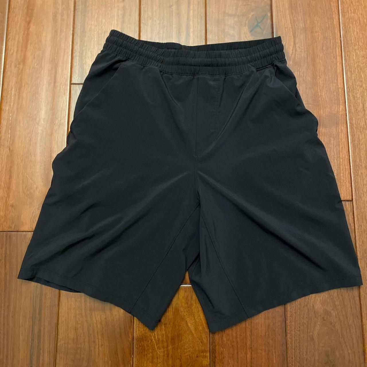 Size 4 lululemon 4' inseam running shorts Pocket in - Depop