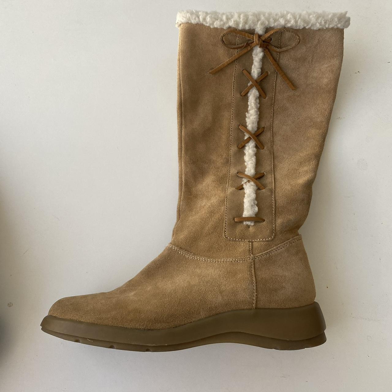 Vintage brown leather boots with comfy and soft fur... - Depop