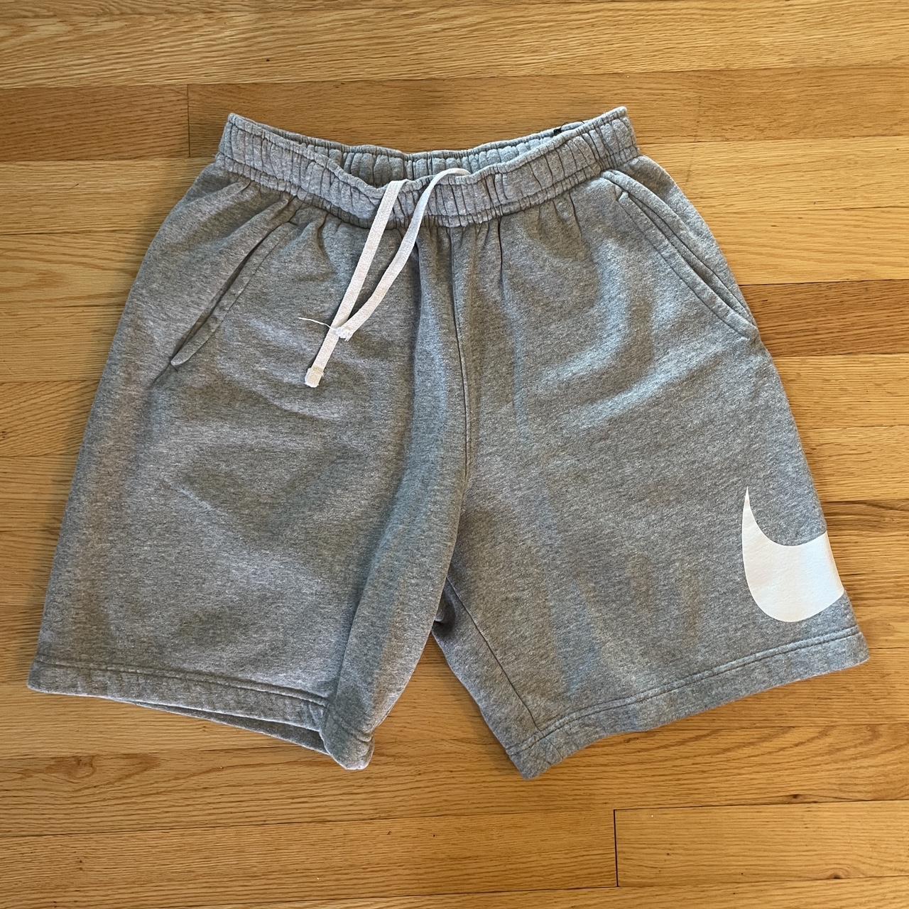 white nike men's pullover