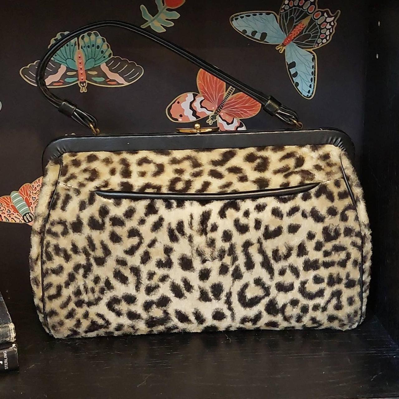 GORGEOUS vintage vinyl and faux fur handbag leopard... - Depop