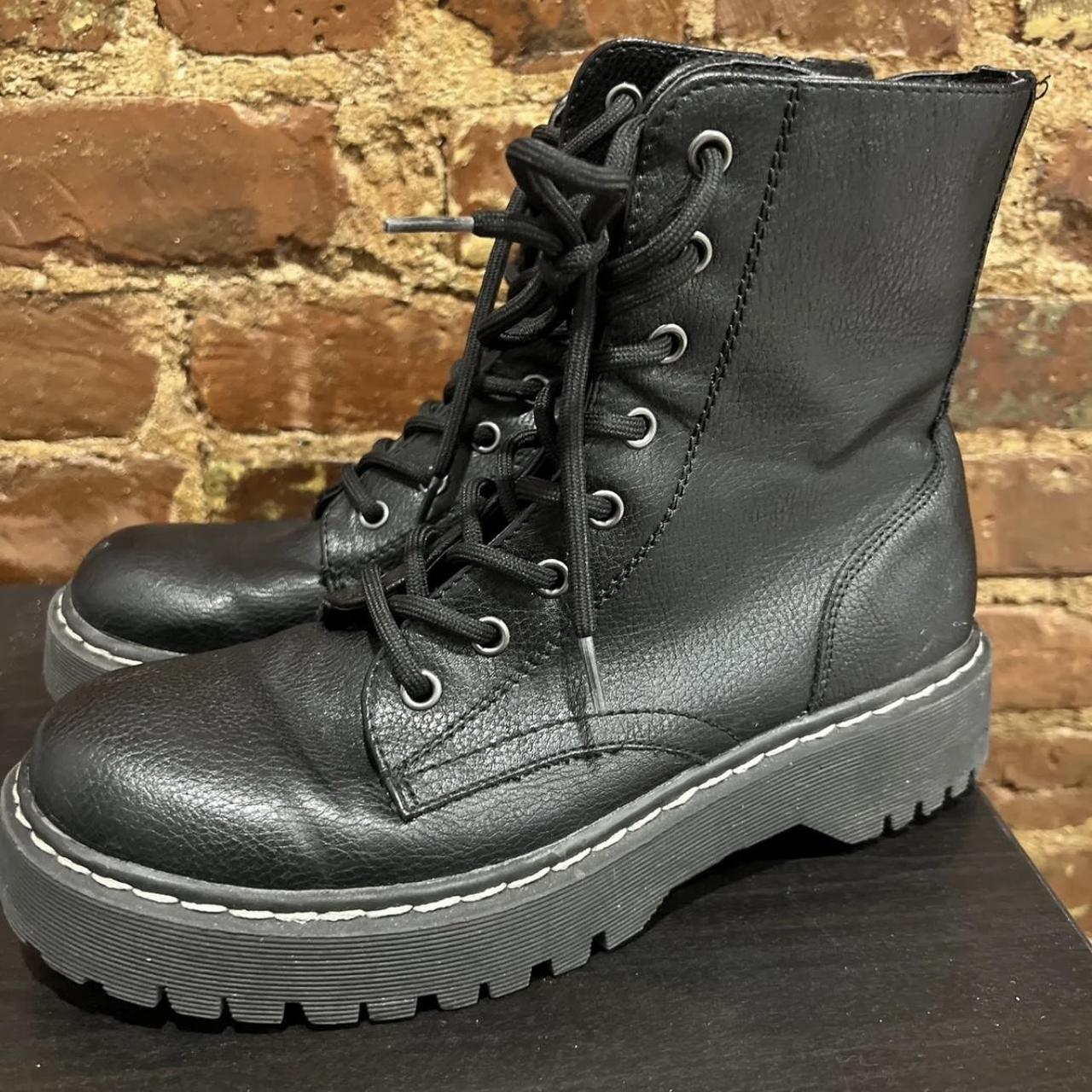 Union Bay Women's Hayden Combat Boot Black Pre loved... - Depop