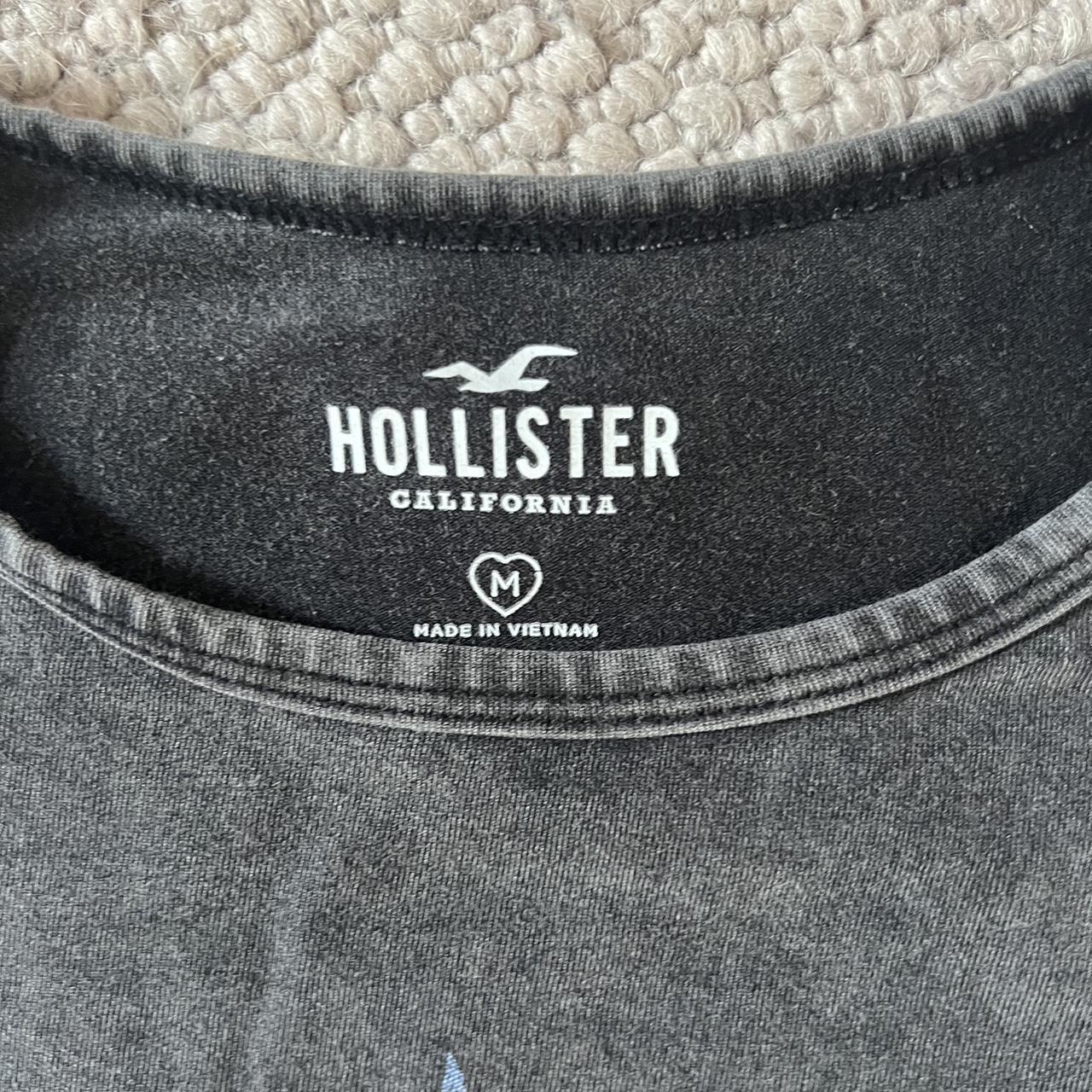 Hollister Co. Women's Black and Blue Crop-top | Depop